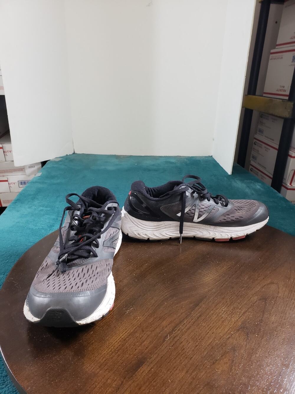 New Balance 840v4 Shoes size 8.5 mens Black Gray Running Gym Marathon